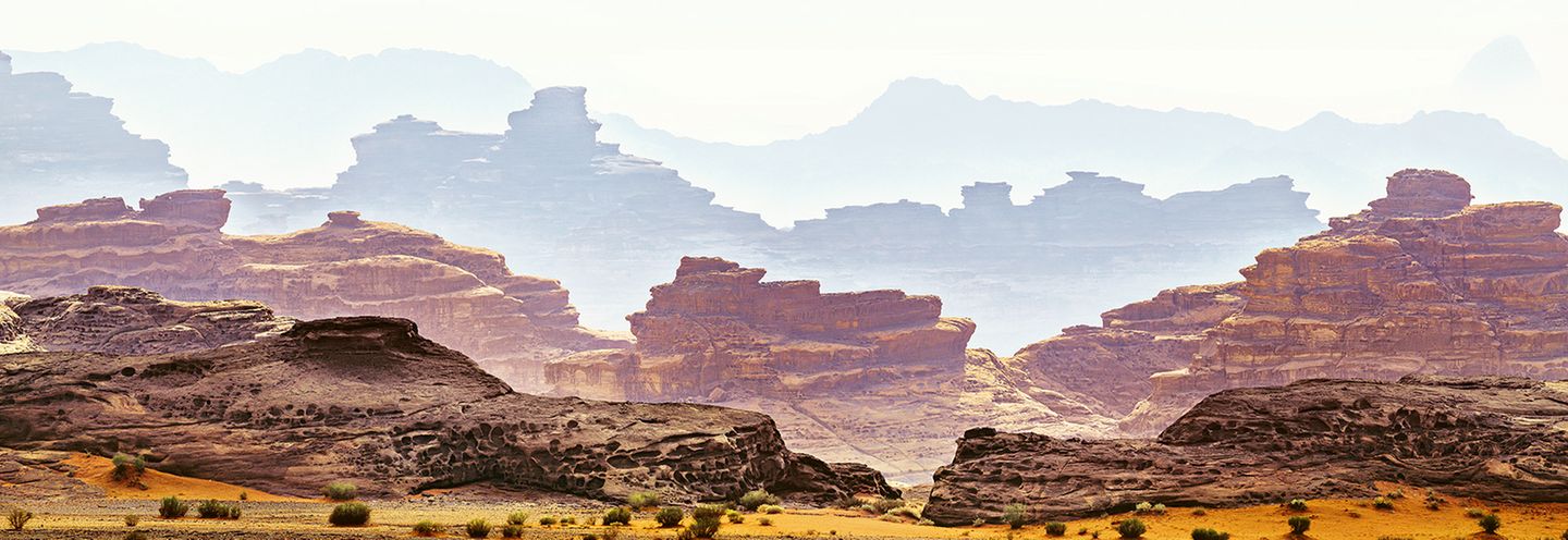 Sandsteinfelsen des Hisma-Plateaus im Nordwesten Saudi-Arabiens