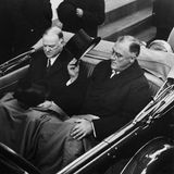 Roosevelt und Hoover in einem Auto