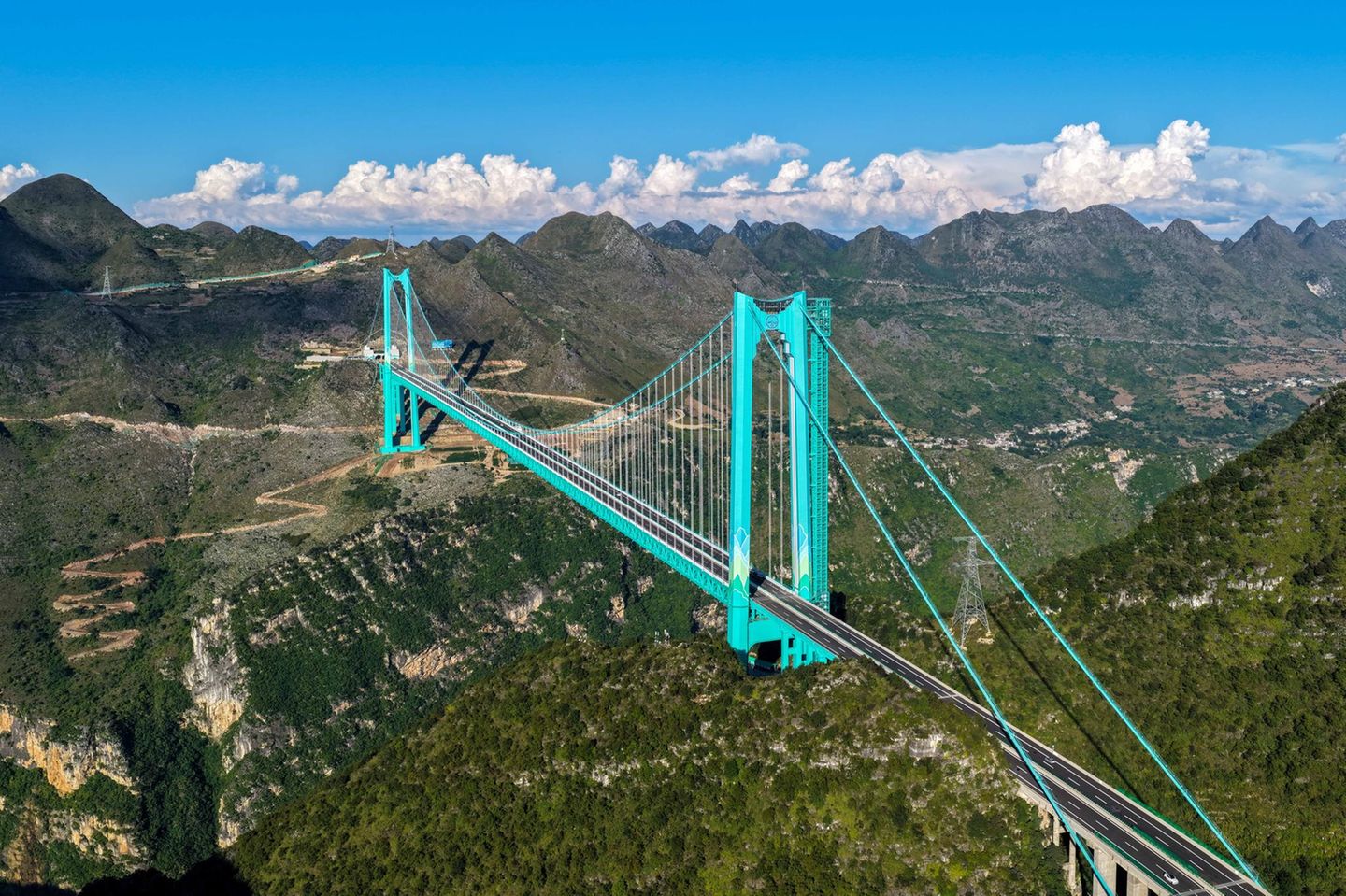 Huajiang-Grand-Canyon-Brücke, China