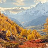 Aostatal mit Mont-Blanc-Gruppe im Hintergrund