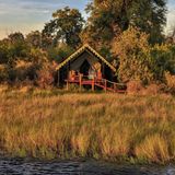 Duke's Camp im Okavango Delta in Botswana