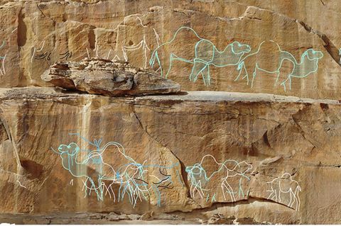 Monumentale Gravuren: Forschende entdecken 12.000 Jahre alte Felsbilder in der Nefud-Wüste