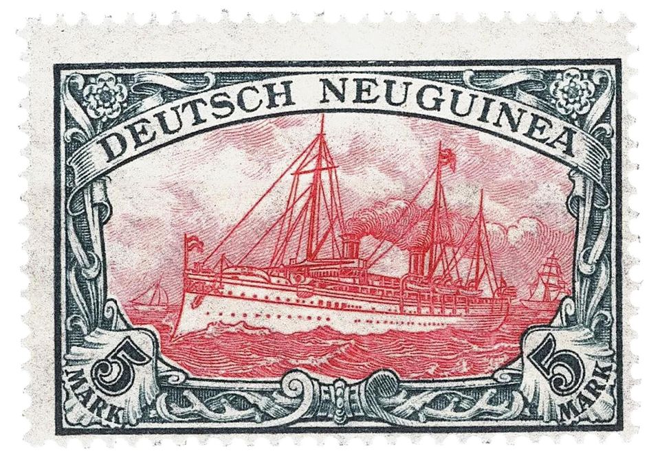 Briefmarke aus dem Jahr 1914 mit Schiff, Schriftzug: Neuguineas Briefmarke aus dem Jahr 1914 mit Schiff, Schriftzug: Neuguineas