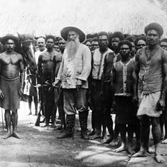 Johann Flierl ist der erste deutsche Missionar in Kaiser-Wilhelmsland