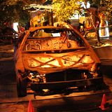 Eine verrostete Auto-Karosserie in der Nova-Ausstellung