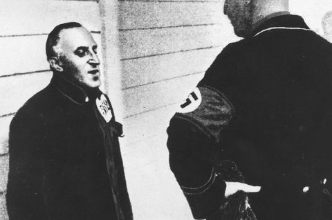 Als Häftling 562 sitzt Carl von Ossietzky ab 1934 im Konzentrationslager Esterwegen im Emsland ein, wird in der "Schutzhaft" regelmäßig schwer misshandelt