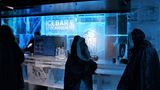Drinks bei 5 Grad Minus in Stockholms Icebar ICEBAR im ICEHOTEL Stockholm