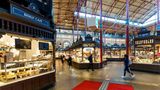 Schlemmen in der Östermalms Markthalle Östermalms Saluhall food hall in Stockholm