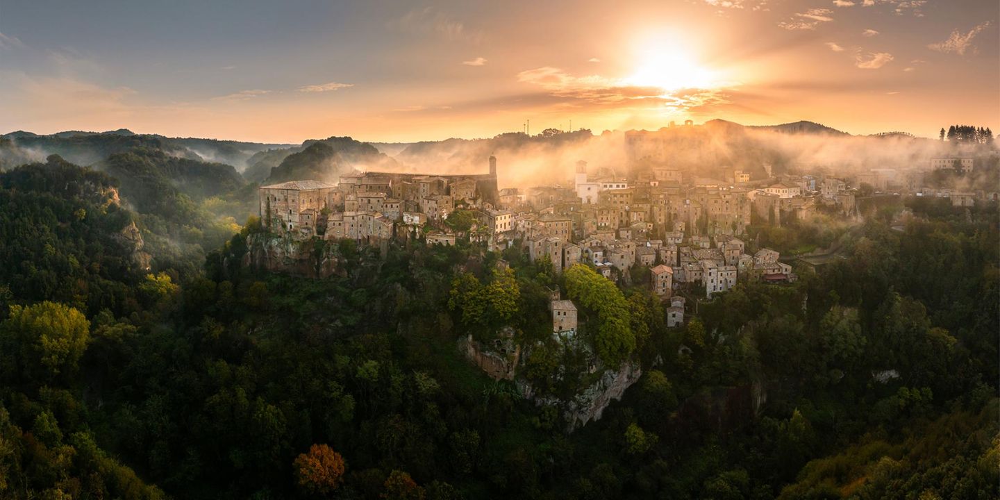Stadt in den Wolken  City in the Sky, Sorano (location);