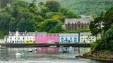 Bunte Häuser von Portree auf der schottischen Isle of Skye