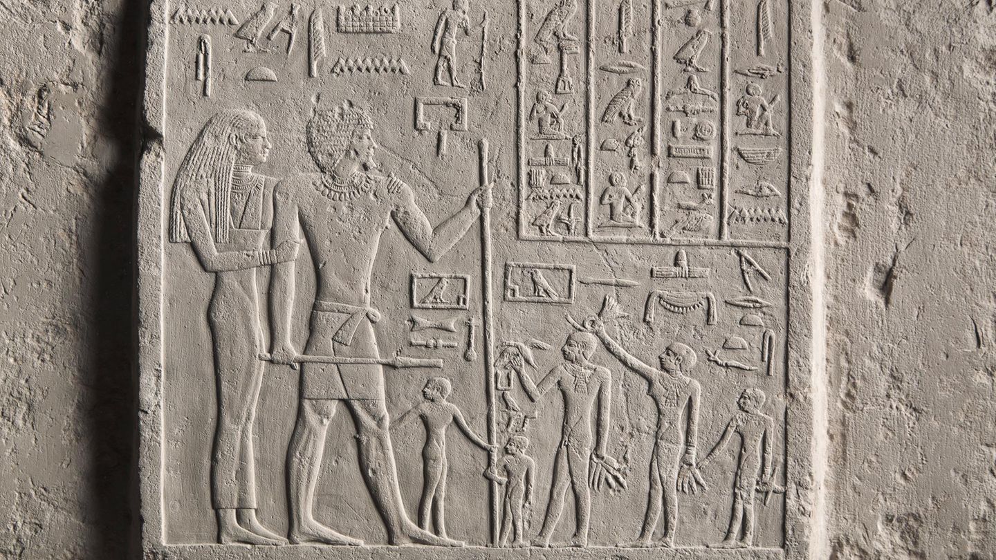 Scheintür des Meni und seiner Familie