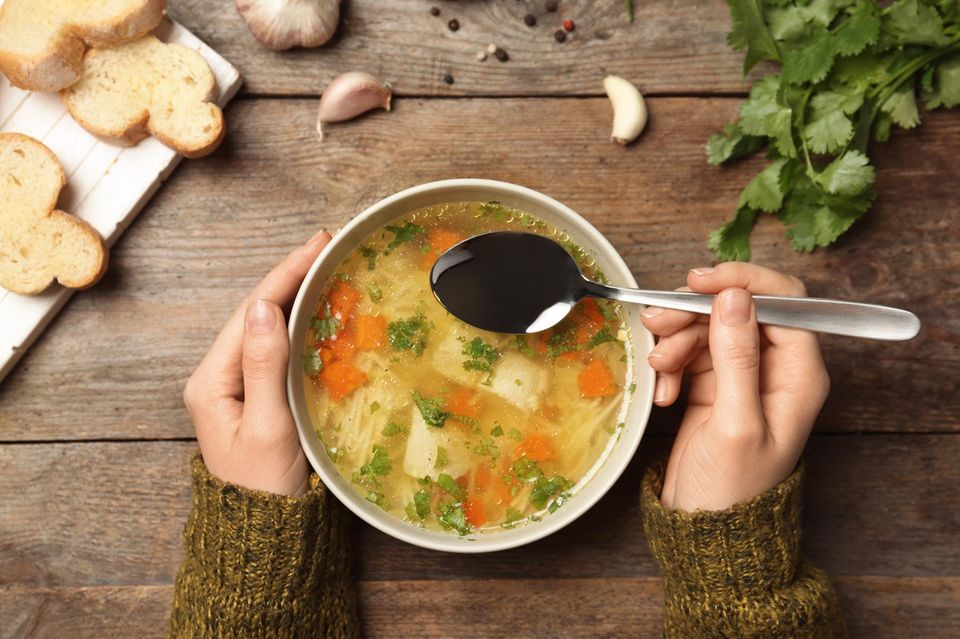 Frische Hühnersuppe