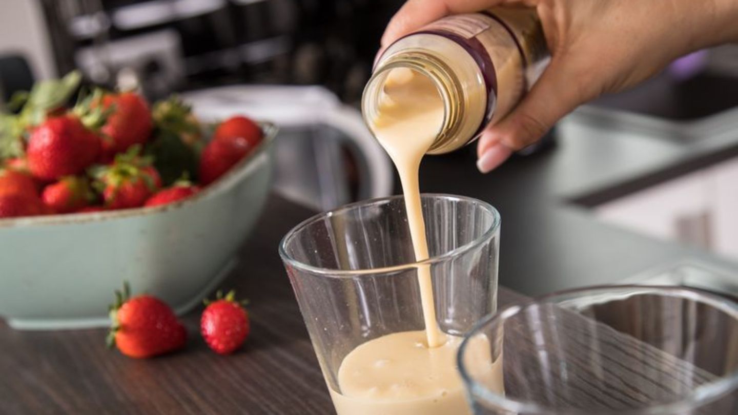 Trinkmahlzeiten versprechen schnelle Sättigung. Doch wie gut funktioniert das? Foto: Christin Klose/dpa-tmn