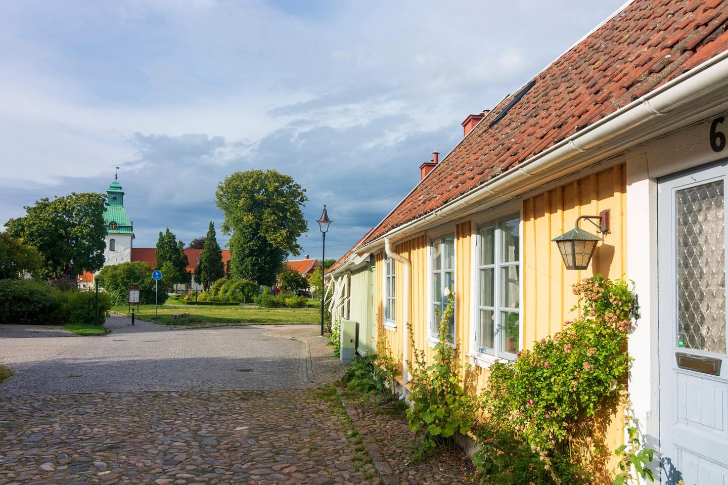 Altstadtgasse von Falkenberg in Schweden