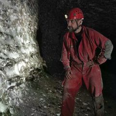 Das riesige Netz in der Schwefelhöhle besteht aus unzähligen einzelnen Trichternetzen     © Marek Audy, Urak et al. 2025, Subterranean Biology, CC BY 4.0