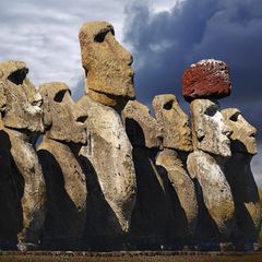 Die berühmten "Moai" auf Rapa Nui verkörpern die Ahnen ihrer Schöpfer