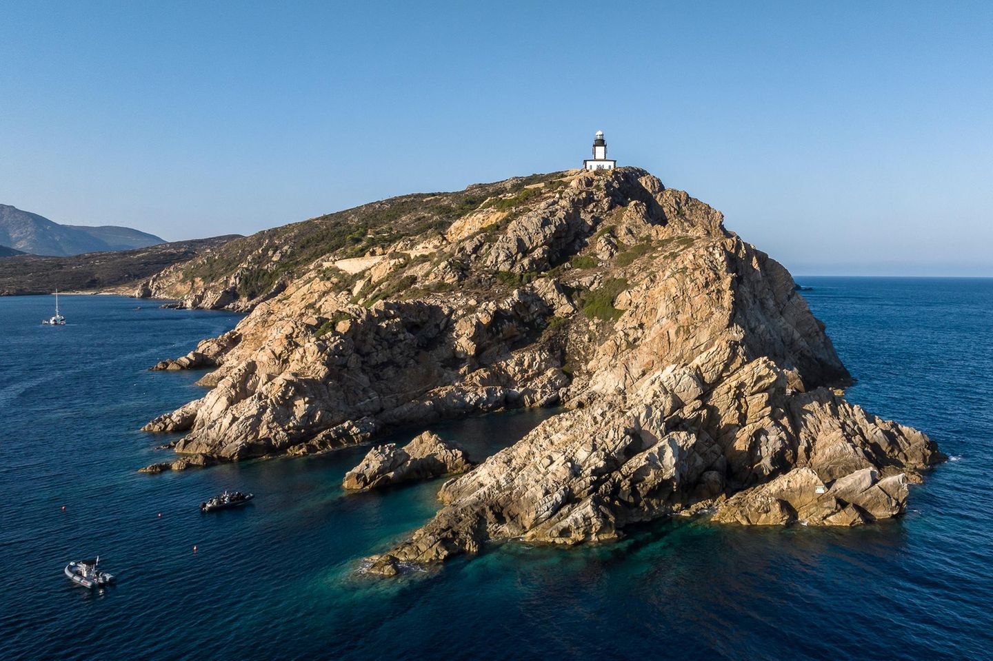 Leuchtturm mit Küste