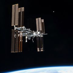 Die ISS im Weltraum