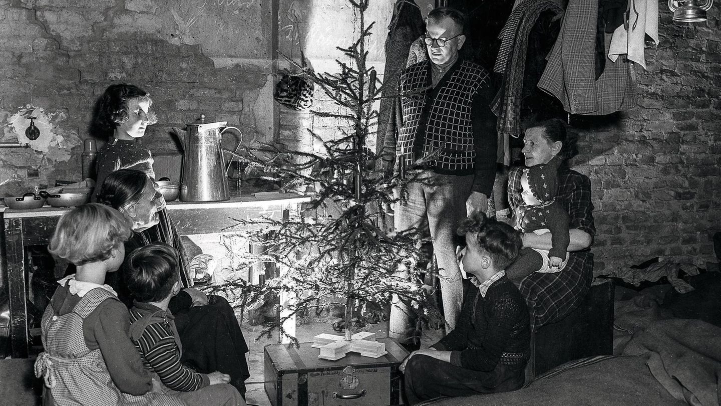 Weihnachten-1945-Fest-des-Friedens-Ein-Heiligabend-ohne-Bomben-GEOplus