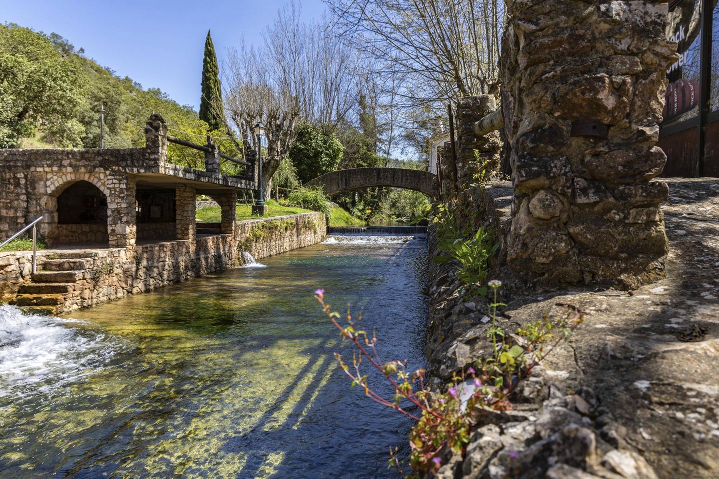Alte Mauern am Praia Fluvial
