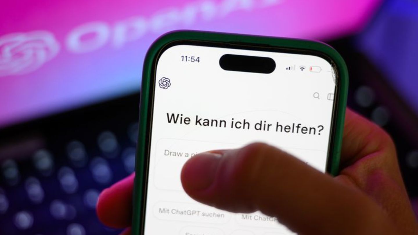Chatbots werden von vielen auch für medizinische Auskünfte genutzt. (Archivbild) Foto: Hendrik Schmidt/dpa
