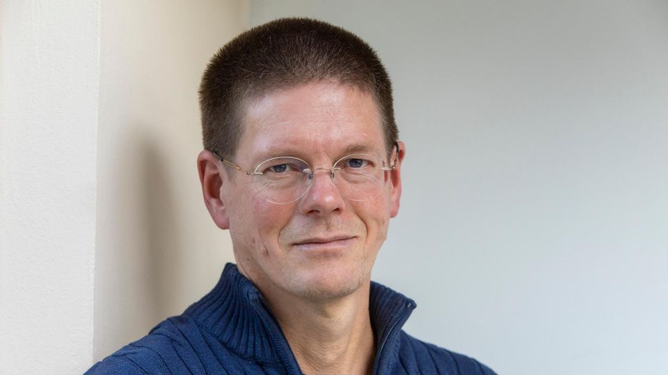 Michael Sommer blickt in Kamera