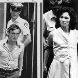 David Bernie und Catherine Bernie jeweils mit einem Polizisten im Hintergrund