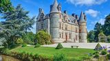 Schloss Le Ravalet vor blauem Himmel in der Normandie