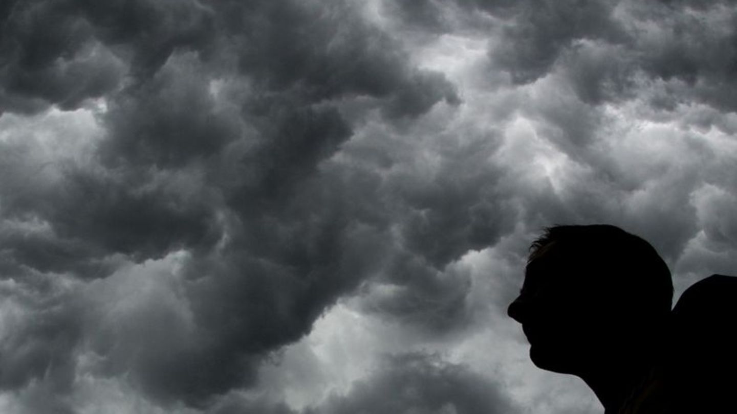 Epileptische Anfälle kommen oft unvermittelt. Was kann man tun, um sie zu verhindern, und wie reagiert man richtig als Beobachte