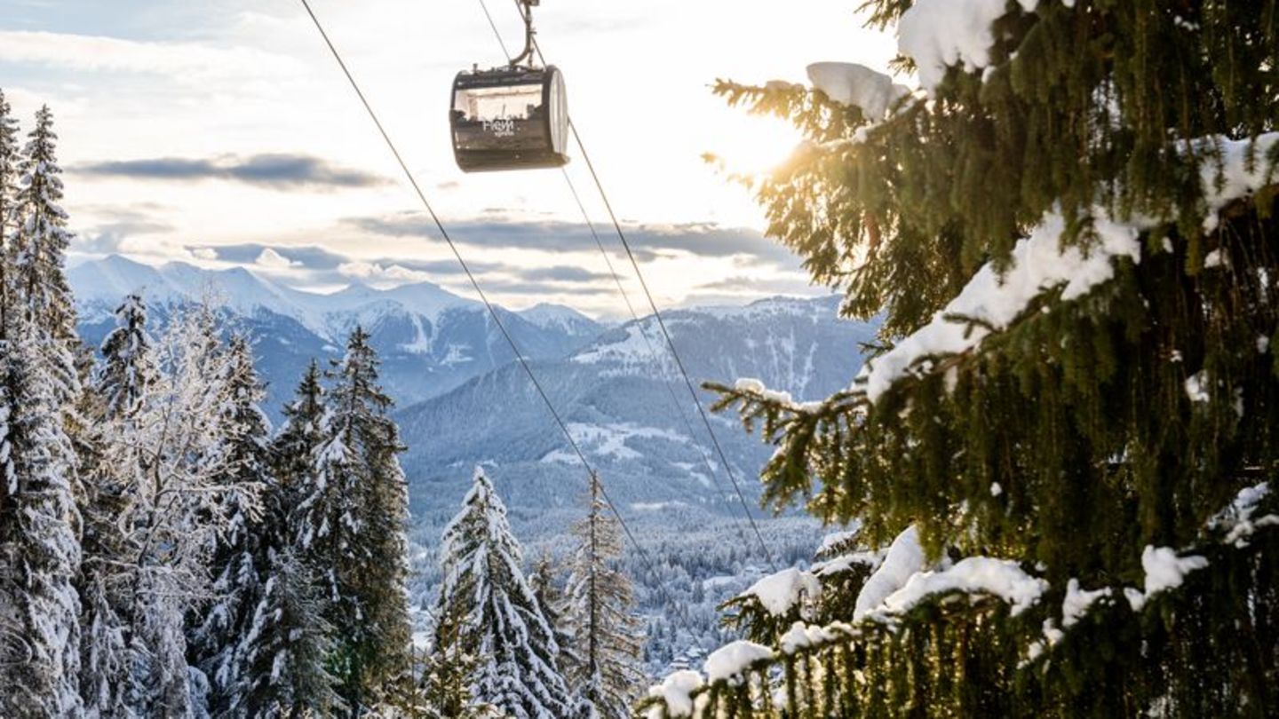 Die Gondeln fahren nach Bedarf: der "FlemX" im Schweizer Skigebiet Flims Laa nutzt die Ropetaxi-Technologie. Foto: Philipp Ruggl