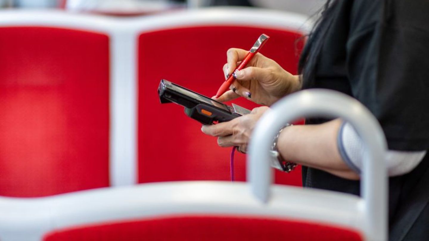 Kein Fahrschein bei der Kontrolle? Wird nachträglich belegt, dass ein gültiges Ticket vorhanden war, reduziert sich die Strafe e