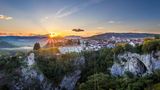 Luftaufnahme der Stadt Pazin bei Sonnenaufgang in Zentralistrien in Kroatien