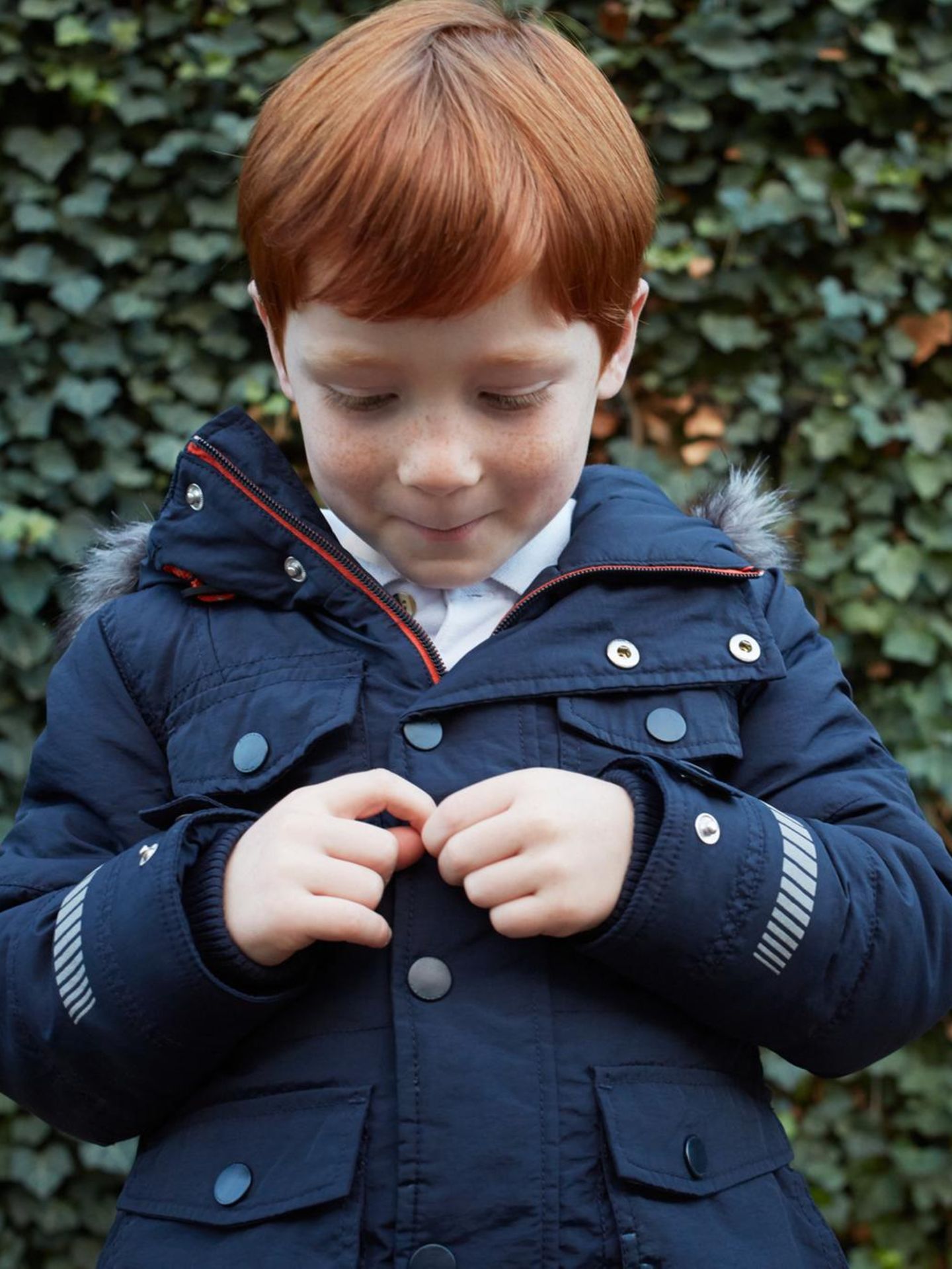 Manche Kinder sind über die Maßen zurückhaltend. Wann sollten Eltern unterstützen - und wann ist der Gang zu Experten geboten? 