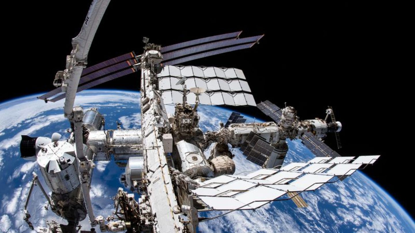 Sechs Minisatelliten sollen ins All geflogen werden. (Archivbild) Foto: NASA/dpa