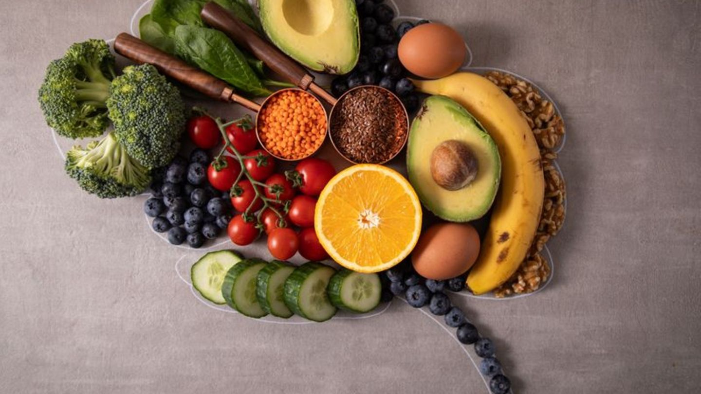 Zwischen Gehirn und Darm besteht ein komplexes Zusammenspiel. Foto: Christin Klose/dpa-tmn