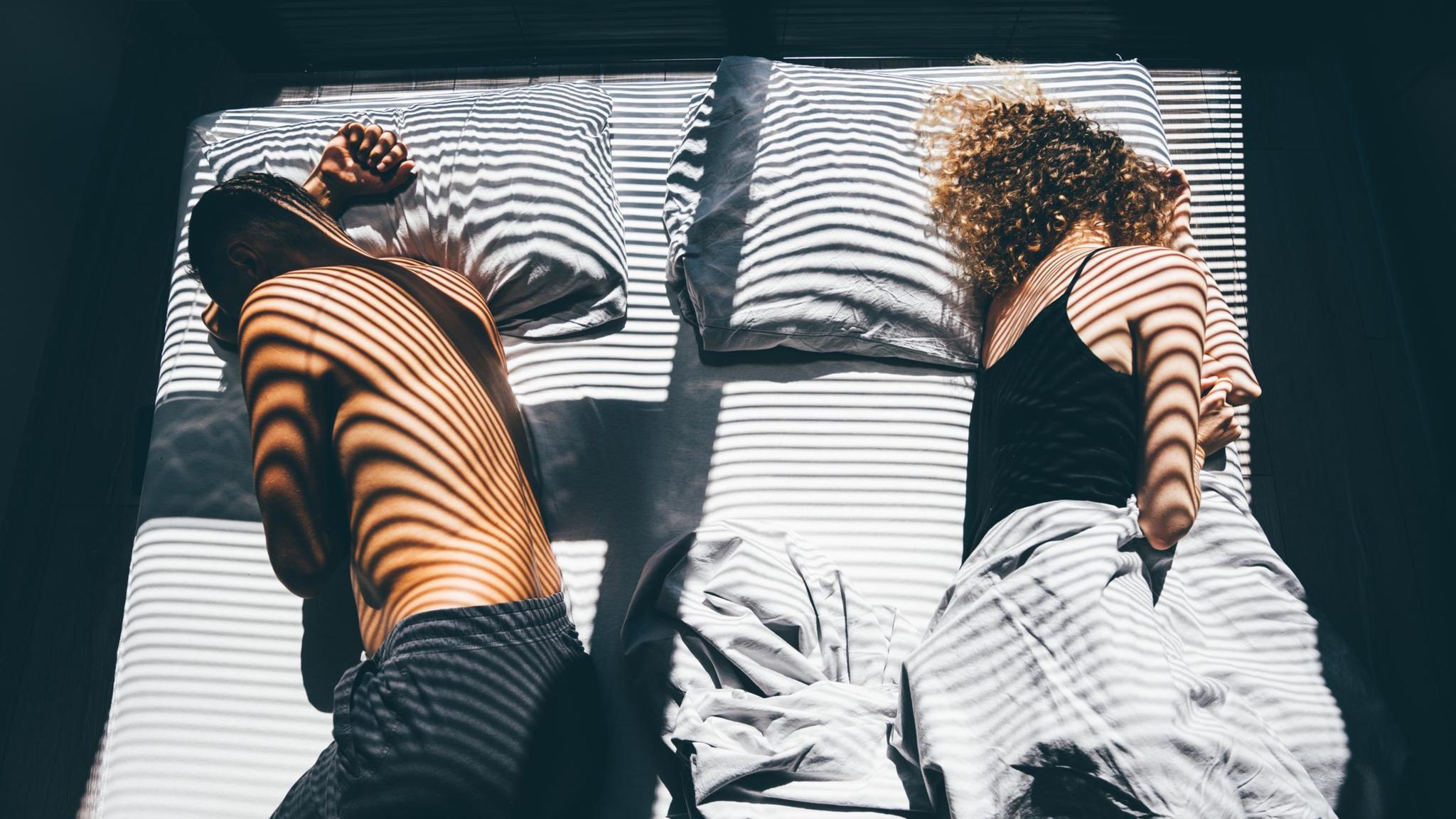 Frustriertes Paar im Bett