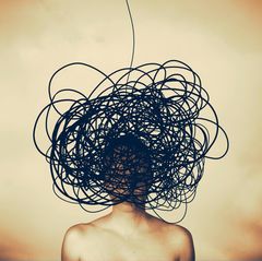 Frau mit illustrativer Darstellung von ADHS