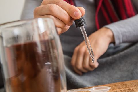 Kapseln, Tabletten, Tropfen, Säfte: Nahrungsergänzungsmittel mit Vitamin D gibt es in ganz unterschiedlichen Formen. Foto: Chris