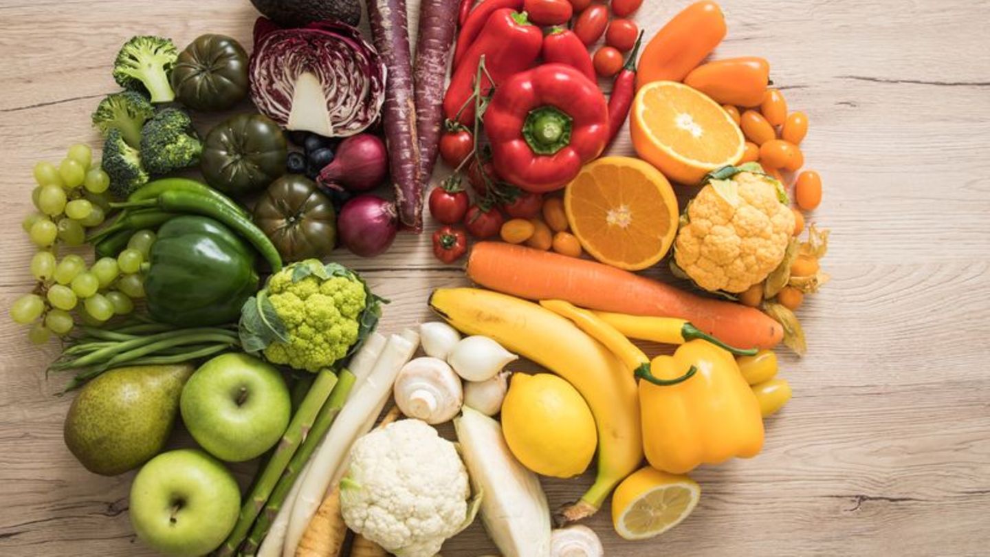 Darmgesundheit-F-nfmal-Obst-und-Gem-se-Mit-Ern-hrung-Divertikeln-vorbeugen