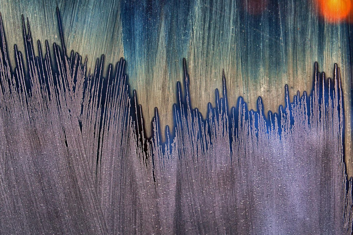 Schnurgerade ragen diese Kristalle empor. In den vergangenen zehn Jahren hat Peter A. Jeschke Zehntausende Bilder geschossen, von denen keines dem anderen gleicht