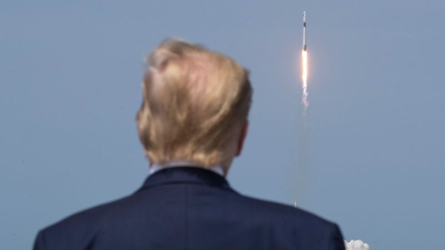 Der US-Präsident hat eine neue Raumfahrt-Verordnung unterschrieben. (Archivfoto) Foto: Alex Brandon/AP/dpa