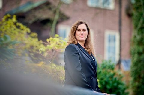 Die gebürtige Belgierin Ellen Moons tritt zum Jahreswechsel als erste Frau in der Geschichte der Königlich-Schwedischen Akademie