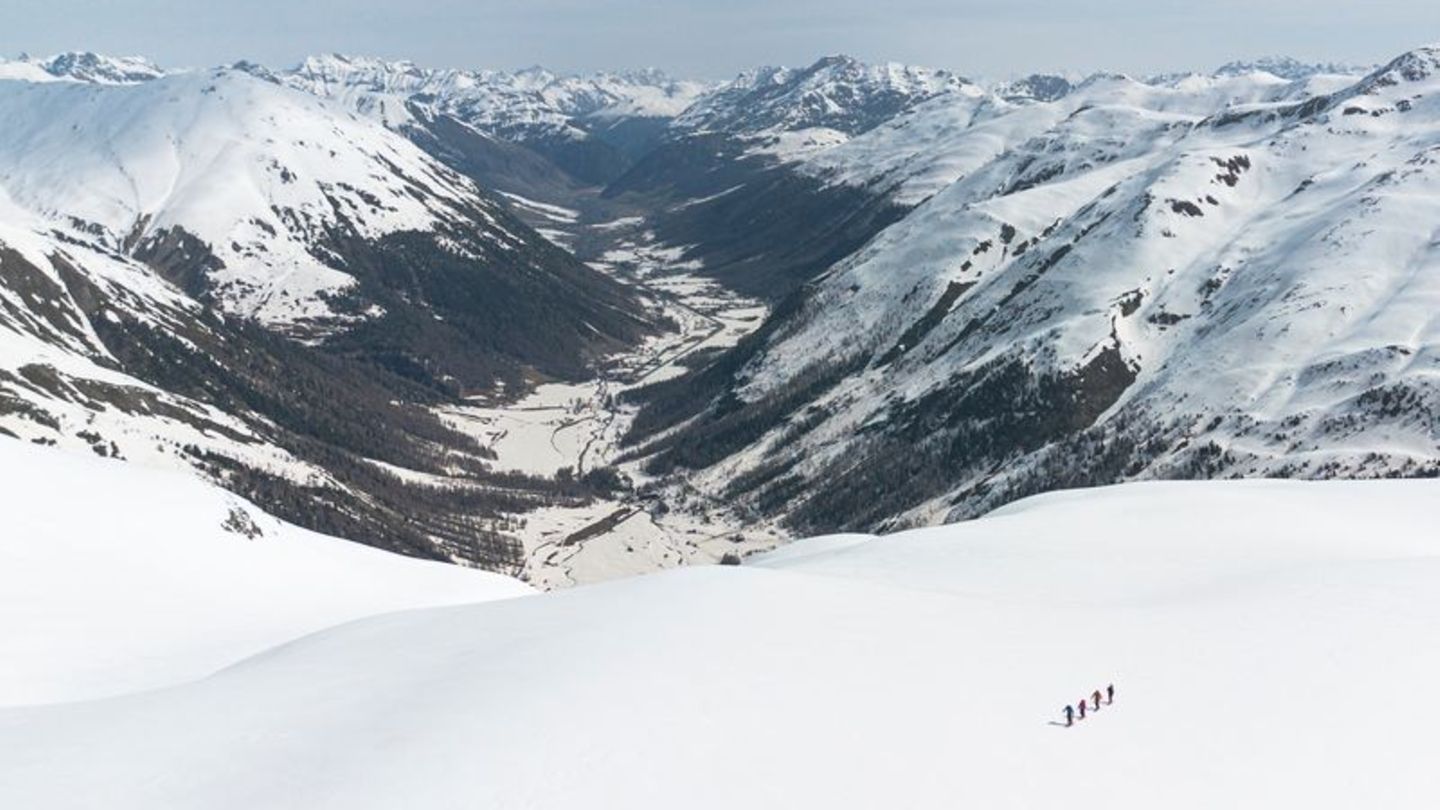 Von hohen Alpengipfeln umrahmt: Wegen seiner Abgeschiedenheit wurde Livigno das Tibet Italiens genannt. Foto: Giovanni Levi/Livi