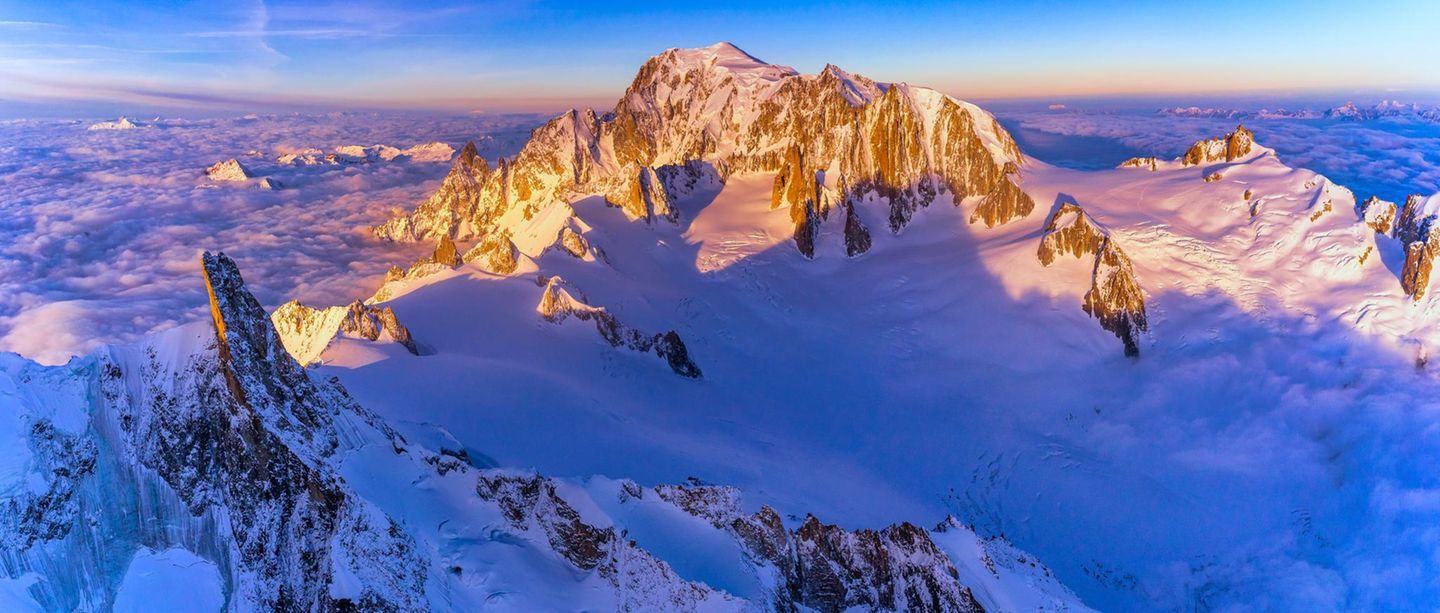 Gipfel des MontBlanc im Sonnenaufgang