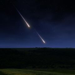 Meteorspuren am Nachthimmel
