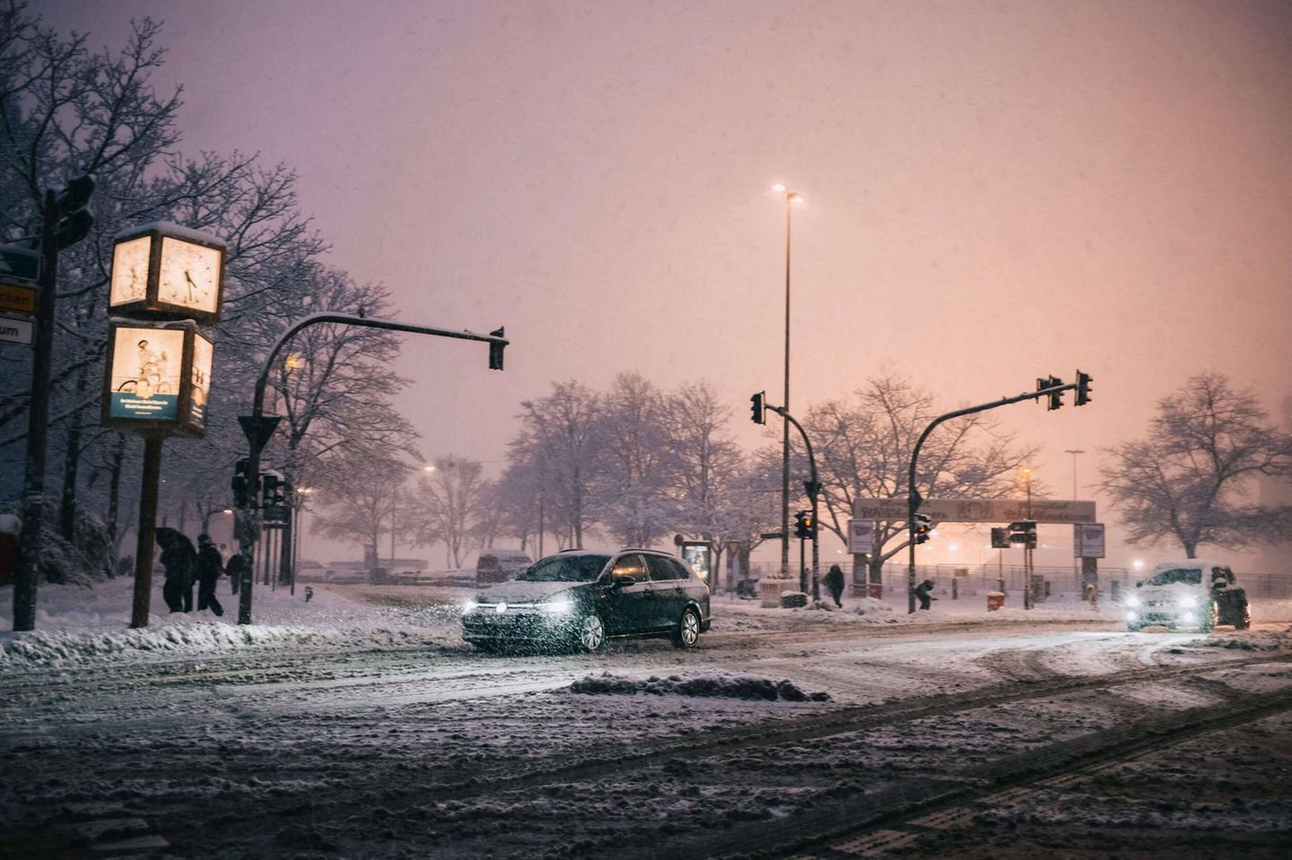 Eine winterliche Kreuzung in Hamburg