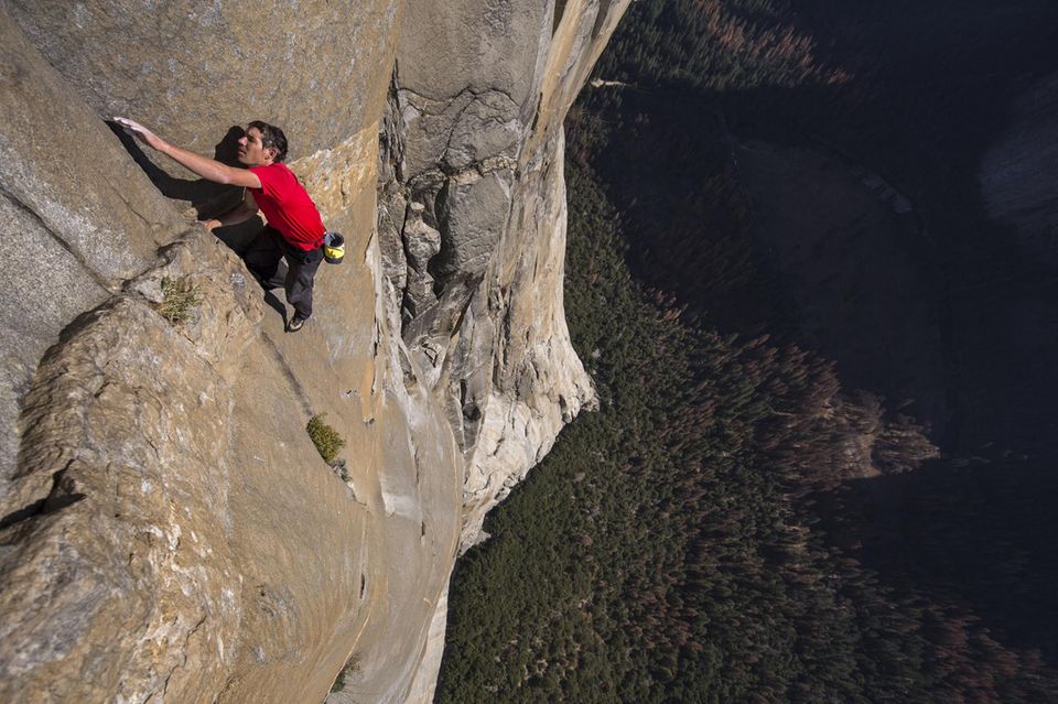 Tanz in der Vertikalen: Am Granitberg El Capitan in den USA kletterte Honnold 2017 ohne Seil in weniger als vier Stunden durch eine knapp 900 Meter hohe Steilwand