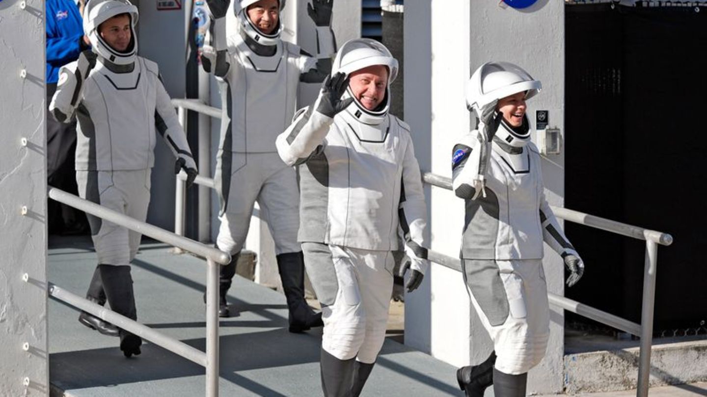 Die Crew-11 wird vorzeitig zurückgeholt. (Archivbild) Foto: John Raoux/AP/dpa