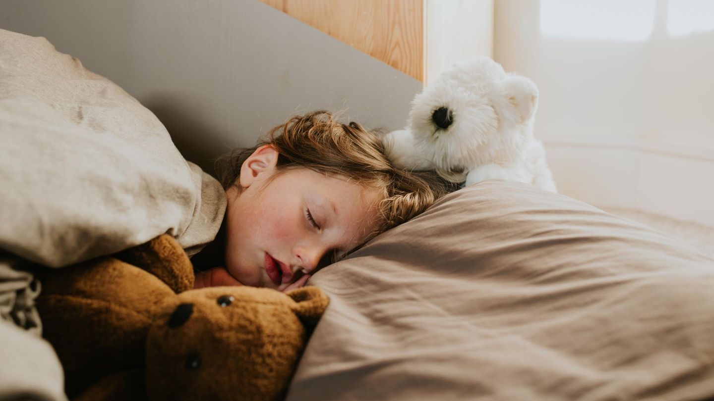 Eine Grippe beginnt meistens plötzlich mit Fieber oder einem deutlichen Krankheitsgefühl