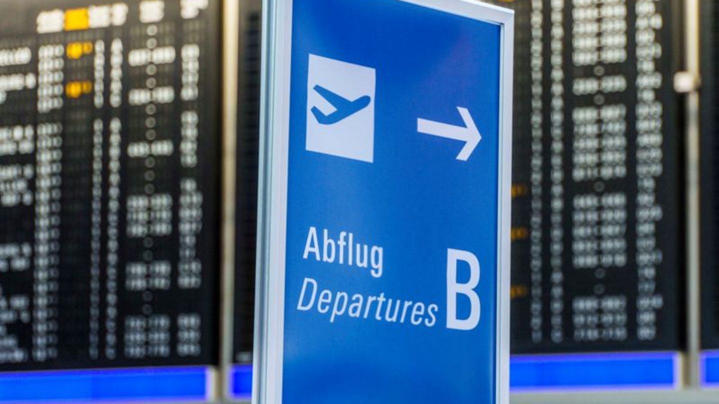 Ohne Visum kein Abflug: Reisebüro musste nach gescheiterter Pauschalreise den Preis erstatten. Foto: Andreas Arnold/dpa/dpa-tmn